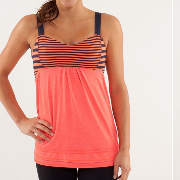 Lululemon Run Back on Track Tank. Size 6 - Picture 3 of 11